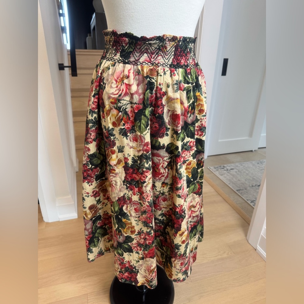 ZARA Floral Midi Skirt Smocked Waist Pockets – Size M - Picture 3 of 4